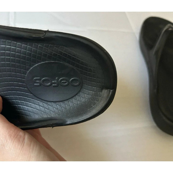 OOFOS Women’s Recovery Thong Sandals Black W9 - Picture 9 of 10